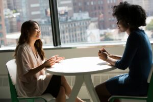 Individueel gesprek met medewerker tegen personeelsverloop